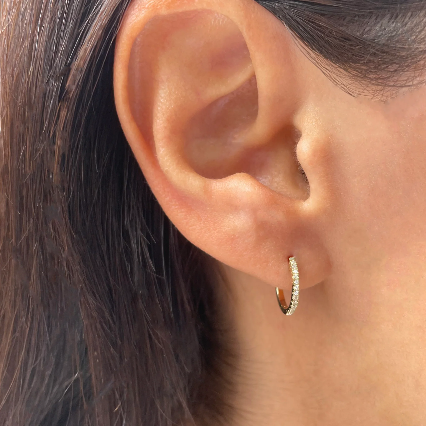 14K GOLD DIAMOND HUGGIE EARRINGS