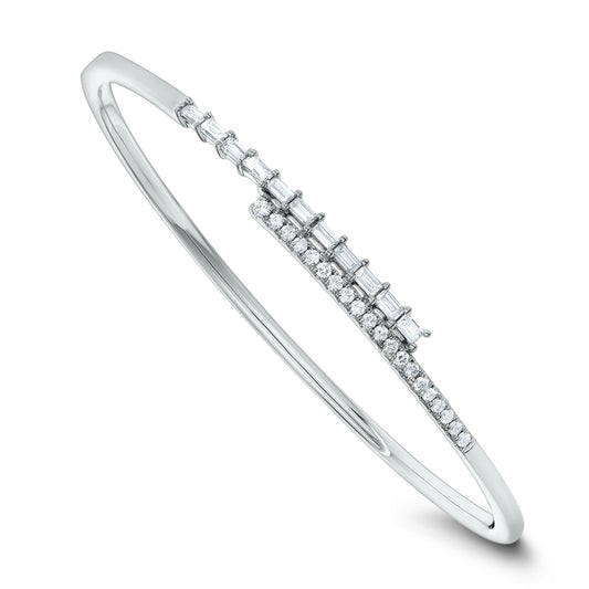 18K WHITE GOLD BAGUETTE AND DIAMOND CROSSOVER BANGLE