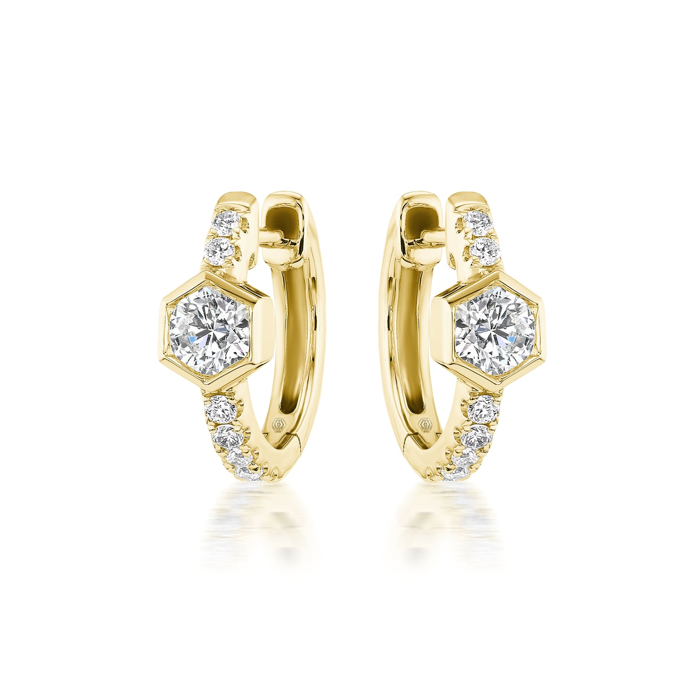 18K YELLOW GOLD DIAMOND HUGGIES WITH CENTER ROUND IN BEZEL